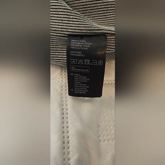 ๐NWOT H&M Classic Gray Knee Length Stretchy Dressy Work Pencil Skirt ๐ - Picture 5 of 6